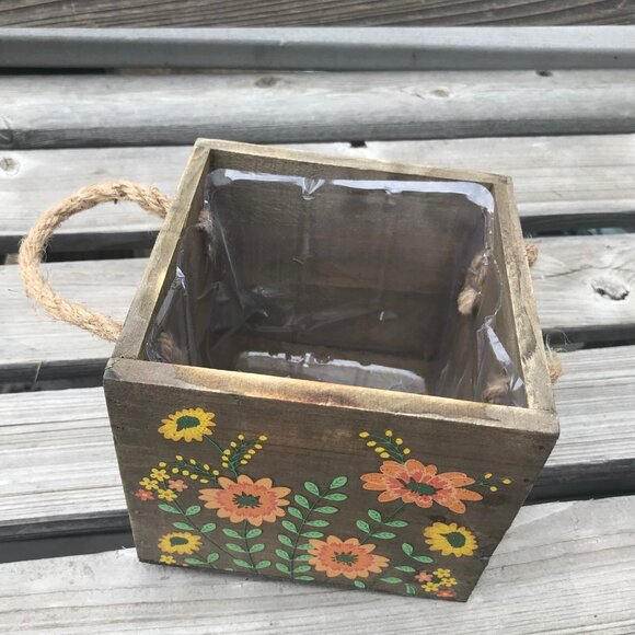 Vintage Hand Painted Wooden Planter Box Bright Flowers Rope Handles Lined 5" - Picture 4 of 8